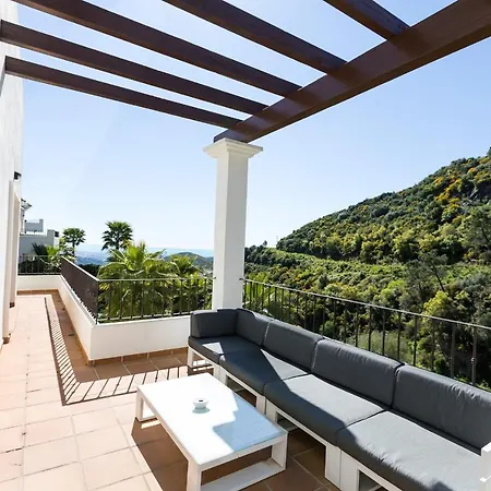 Luxury 4br - Hills & Country Club *