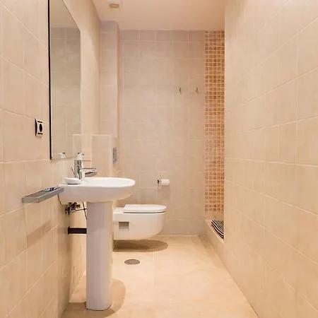 Luxury 4br - Hills & Country Club