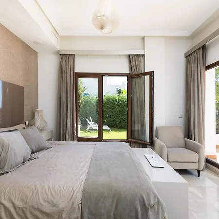 Luxury 4br - Hills & Country Club Villa