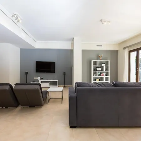 Villa Luxury 4br - Hills & Country Club *