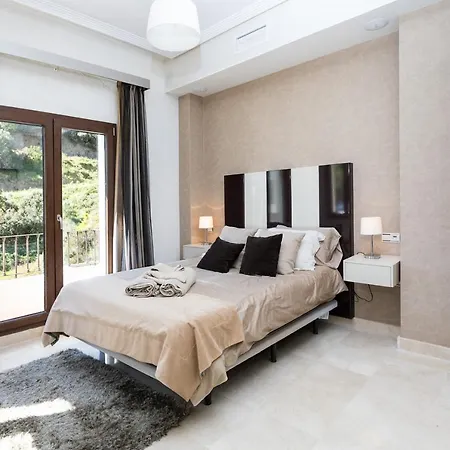 Luxury 4br - Hills & Country Club