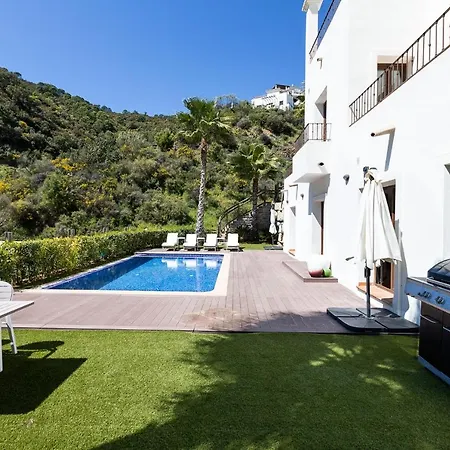 Luxury 4br - Hills & Country Club